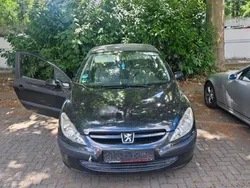 Schwarz Gebraucht 2002 Peugeot 307 Kleinwagen | 650 €
