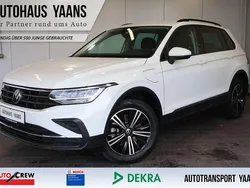 Weiß Gebraucht 2021 VW Tiguan Life SUV | 27.289 € (Guter Preis)