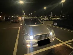 Silber Gebraucht 2005 Mercedes 220 Kombi | 3.000 €