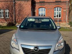Silber Gebraucht 2010 Opel Meriva Van / Kleinbus | 2.500 € (Etwas zu teuer)