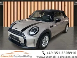 Grau grau (metallic) Gebraucht 2023 Mini Cooper Cabriolet Classic Cabrio | 22.980 € (Guter Preis)