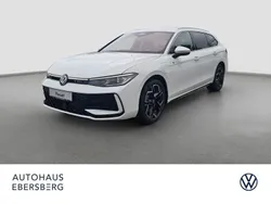 Weiß Neu 2025 VW Passat R-line Limousine | 69.720 € (Teuer)