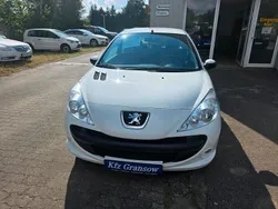 Weiß Gebraucht 2011 Peugeot 206+ Kleinwagen | 3.595 € (Etwas zu teuer)