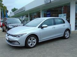 Silber Gebraucht 2023 VW Golf VIII Life Limousine | 20.900 € (Guter Preis)