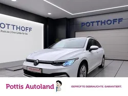 Weiss Gebraucht 2023 VW Golf VIII Life Kombi | 23.177 € (Guter Preis)