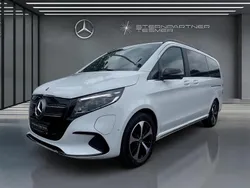Weiß Gebraucht 2024 Mercedes EQV300 Avantgarde Van / Kleinbus | 61.900 €