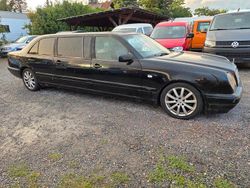 Schwarz Gebraucht 1999 Mercedes E300 Classic Limousine | 5.900 €