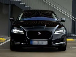 Schwarz Gebraucht 2016 Jaguar XF R-Sport Limousine | 18.500 € (Guter Preis)