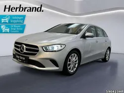 Iridiumsilber metallic Gebraucht 2022 Mercedes B180 Progressive Van / Kleinbus | 28.980 € (Fairer Preis)