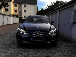Grau Gebraucht 2015 Mercedes E220 Avantgarde Kombi | 13.500 € (Fairer Preis)