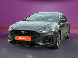 Grau Gebraucht 2024 Ford Focus ST-Line Kombi | 23.460 € (Guter Preis)