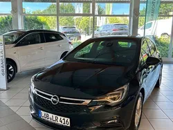 Grün Gebraucht 2017 Opel Astra Dynamic Limousine | 11.600 € (Fairer Preis)