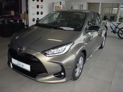 Monument bronze Gebraucht 2023 Mazda 2 Kleinwagen | 24.360 € (Teuer)