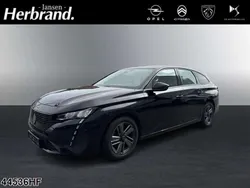 Lackierung schwarz perla nera/ Gebraucht 2022 Peugeot 308 Active Kombi | 21.390 € (Etwas zu teuer)