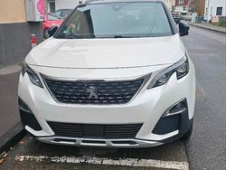 Weiß Gebraucht 2017 Peugeot 5008 Van / Kleinbus | 17.500 €
