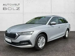 Silber Gebraucht 2022 Skoda Octavia Ambition Kombi | 24.690 € (Guter Preis)