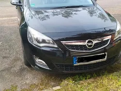 Schwarz Gebraucht 2010 Opel Astra Sport Kombi | 3.000 € (Guter Preis)