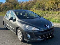 Grau Gebraucht 2008 Peugeot 308 Kleinwagen | 3.100 € (Etwas zu teuer)