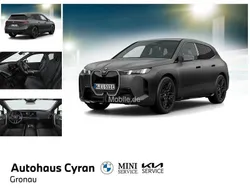 Grau Neu 2025 BMW iX M Sport SUV | 86.990 € (Guter Preis)