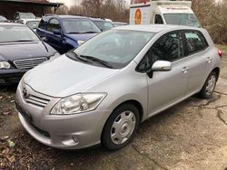 Silber Gebraucht 2011 Toyota Auris Life Limousine | 4.400 € (Fairer Preis)