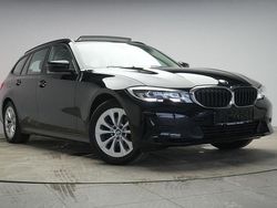 Schwarz 2 Gebraucht 2022 BMW 320 Advantage Kombi | 25.990 € (Guter Preis)