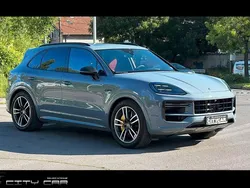 Grau Gebraucht 2025 Porsche Cayenne Turbo E-Hybrid SUV | 199.980 € (Superpreis)
