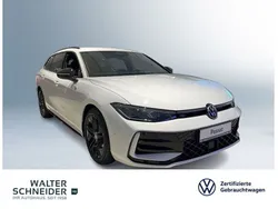 Pure white Gebraucht 2025 VW Passat IQ Drive Kombi | 45.550 € (Fairer Preis)