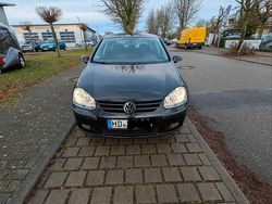 Schwarz Gebraucht 2004 VW Golf V Kleinwagen | 2.000 € (Guter Preis)