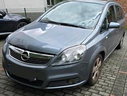 Grau Gebraucht 2005 Opel Zafira Van / Kleinbus | 999 € (Guter Preis)
