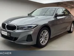 Grau Gebraucht 2023 BMW 330 Limousine | 35.349 €