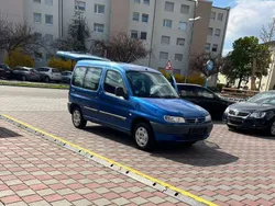 Blau Gebraucht 2002 Citroën Berlingo Van / Kleinbus | 1.300 € (Fairer Preis)