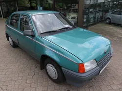 Grün Gebraucht 1987 Opel Kadett Limousine | 2.950 €