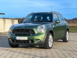 Grün Gebraucht 2016 Mini Cooper SD Countryman SUV | 8.100 € (Guter Preis)