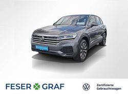Siliziumgrau metallic Gebraucht 2024 VW Touareg Basis SUV | 56.840 € (Guter Preis)