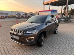 Grau Gebraucht 2018 Jeep Compass SUV | 13.999 €