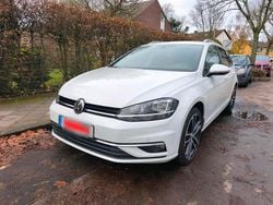 Weiß Gebraucht 2017 VW Golf VII Kombi | 9.999 € (Fairer Preis)