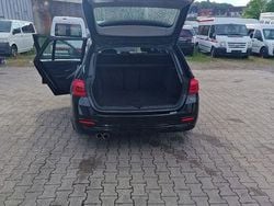 Schwarz Gebraucht 2015 BMW 330 Advantage Kombi | 12.000 € (Fairer Preis)