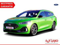Grün Gebraucht 2023 Ford Focus ST Limousine | 34.950 € (Fairer Preis)