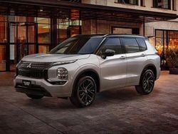 Weiß Neu 2025 Mitsubishi Outlander P-HEV Top SUV | 55.490 € (Fairer Preis)