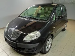 Schwarz Gebraucht 2007 Lancia Musa Van / Kleinbus | 2.900 € (Fairer Preis)