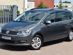 Grau Gebraucht 2016 VW Sharan Comfortline Van / Kleinbus | 14.990 € (Guter Preis)