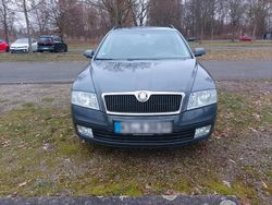 Grau Gebraucht 2007 Skoda Octavia Kombi | 1.999 € (Fairer Preis)