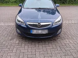 Blau Gebraucht 2011 Opel Astra Limousine | 3.500 € (Guter Preis)