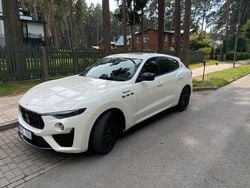 Weiß Gebraucht 2022 Maserati Levante SUV | 117.500 €