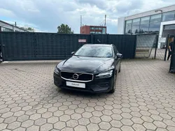 Onyx black Gebraucht 2020 Volvo V60 Momentum Kombi | 14.490 € (Fairer Preis)
