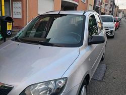 Grau Gebraucht 2004 Mazda 2 Kleinwagen | 1.000 € (Teuer)