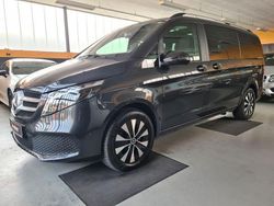 Grau Gebraucht 2023 Mercedes V300 Sport Van / Kleinbus | 63.990 € (Teuer)