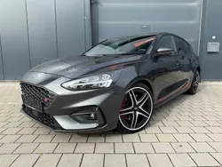 Grau Gebraucht 2020 Ford Focus ST Limousine | 24.490 € (Etwas zu teuer)