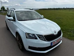 Weiß Gebraucht 2017 Skoda Octavia Ambition Kombi | 8.499 € (Fairer Preis)