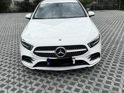 Weiß Gebraucht 2020 Mercedes A250 AMG line Limousine | 28.750 € (Etwas zu teuer)